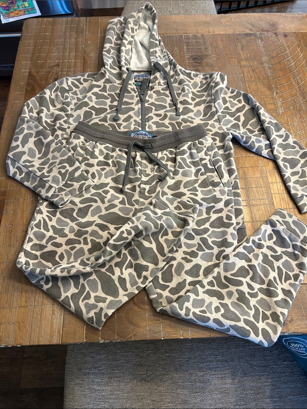 Youth XL (14-16) Burlebo Classic Camo full zip sweat jacket w/ fleece joggers